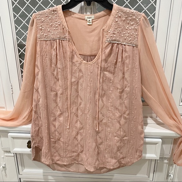 Anthropologie Tops - TINY Anthro pink shimmery peasant blouse Sz M boho